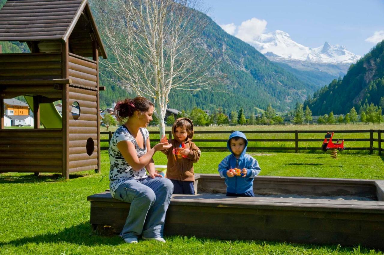 Moderne Dachwohnung Naehe Zermatt Mit Balkon Täsch Zewnętrze zdjęcie
