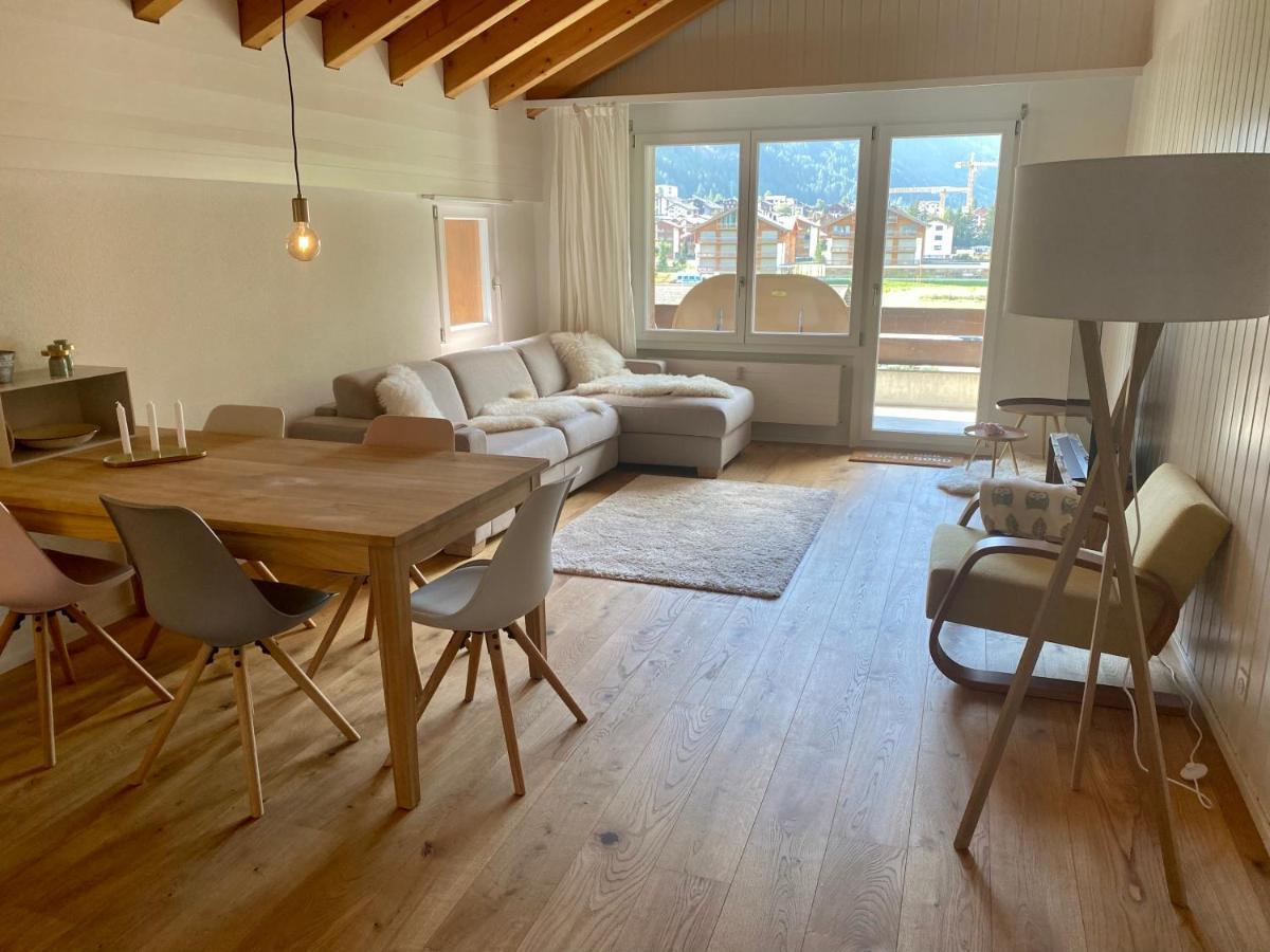 Moderne Dachwohnung Naehe Zermatt Mit Balkon Täsch Zewnętrze zdjęcie