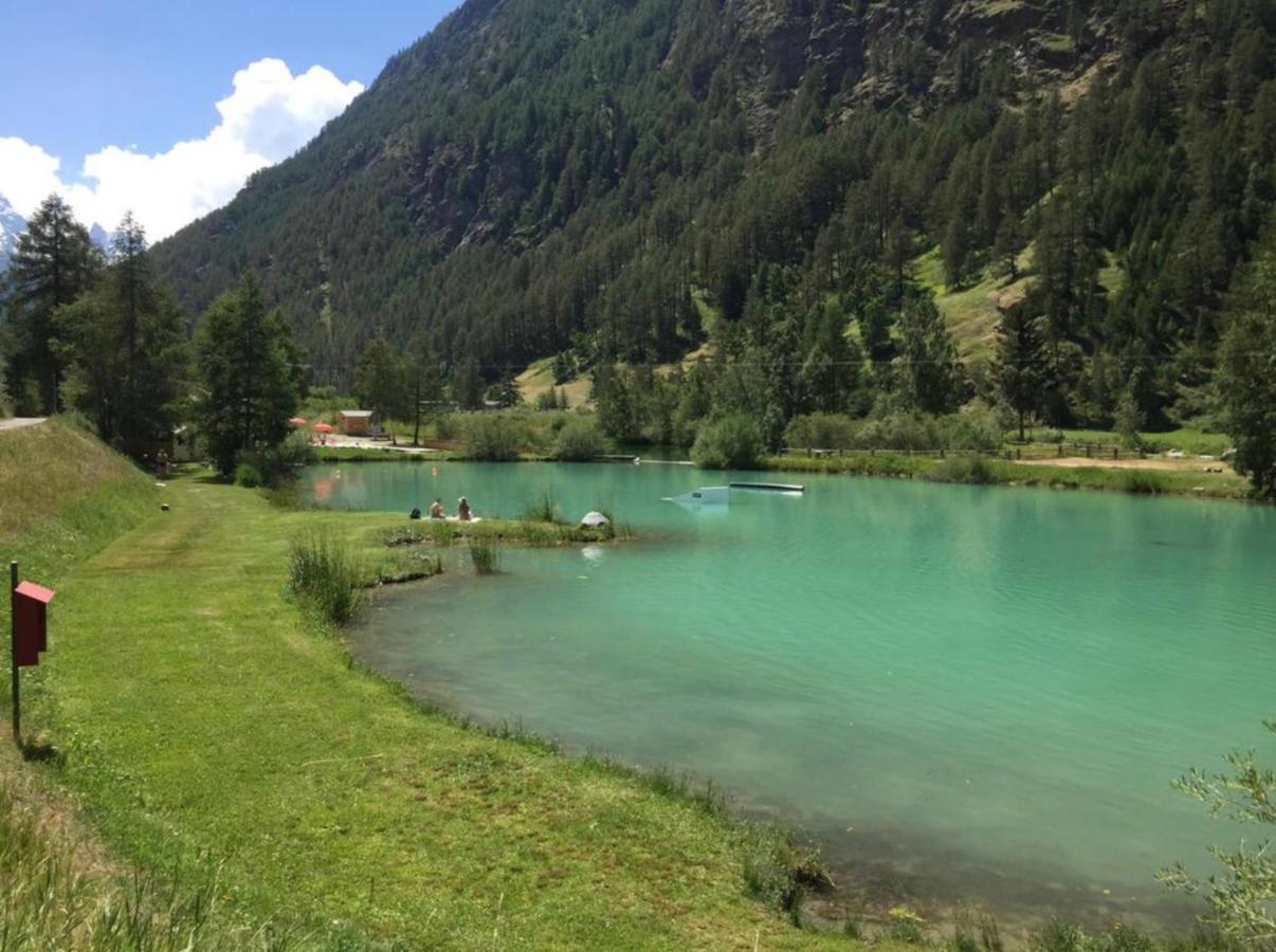 Moderne Dachwohnung Naehe Zermatt Mit Balkon Täsch Zewnętrze zdjęcie
